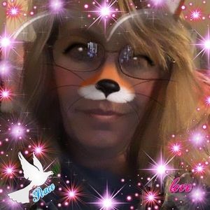 Meet your Posher, Dana